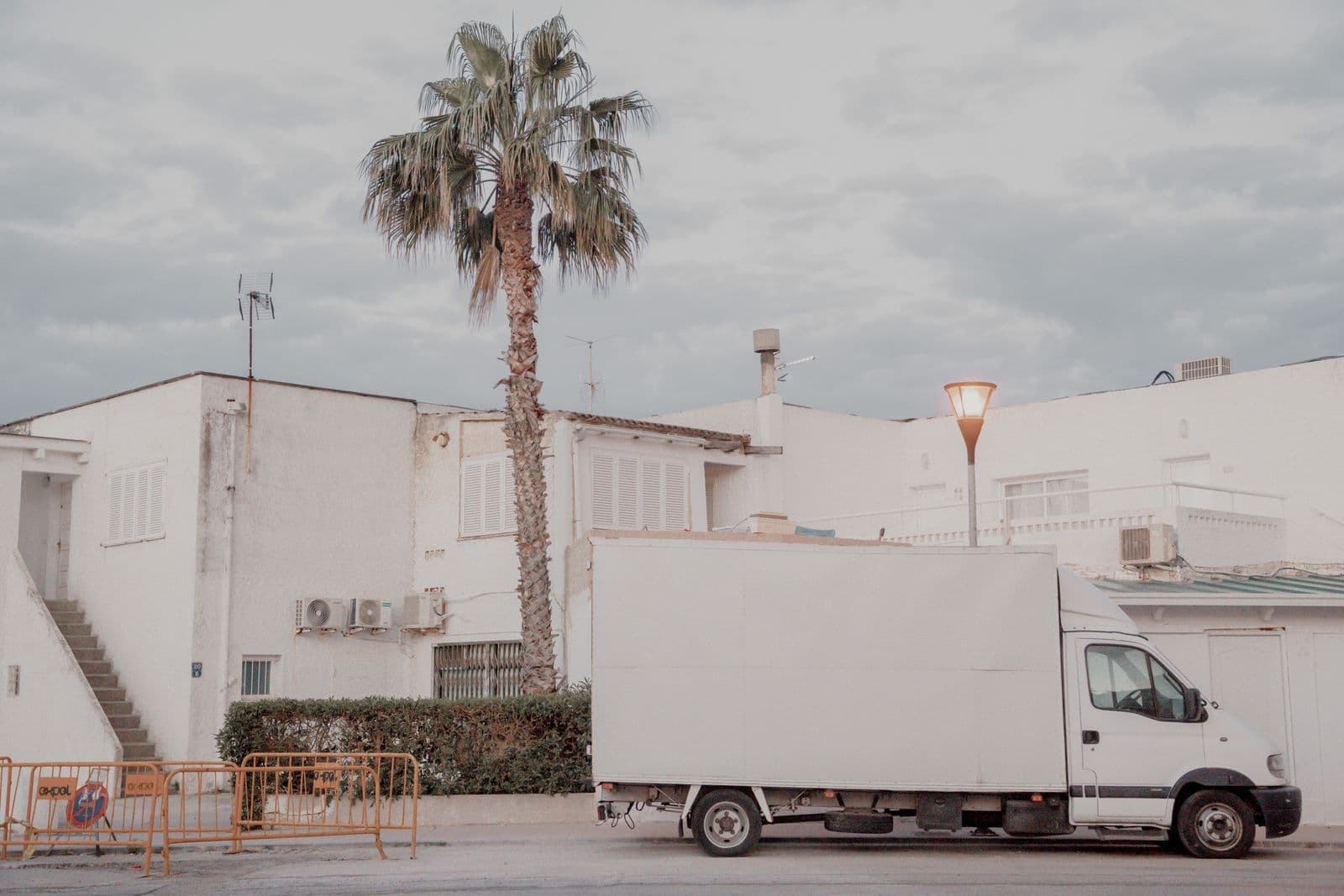 Moving truck serving South Florida communities